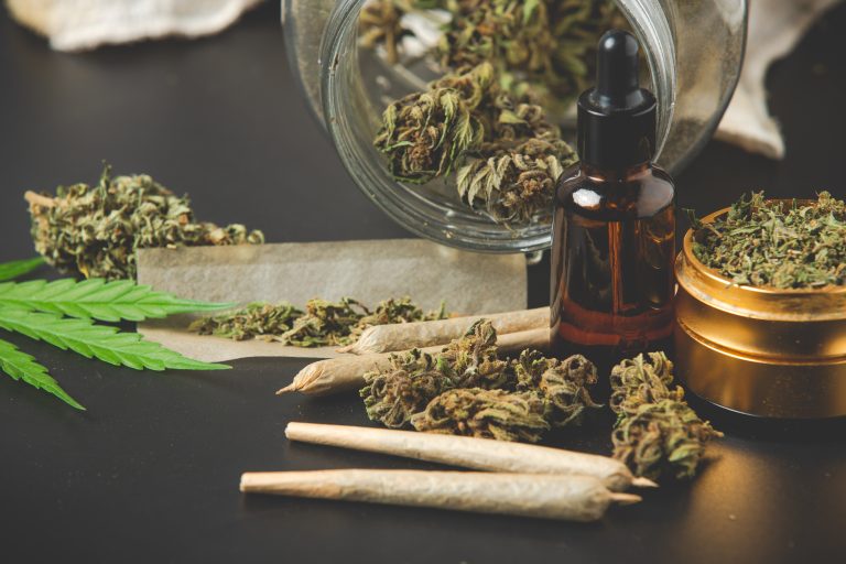 marihuana cannabis IA y cogollos de cáñamo